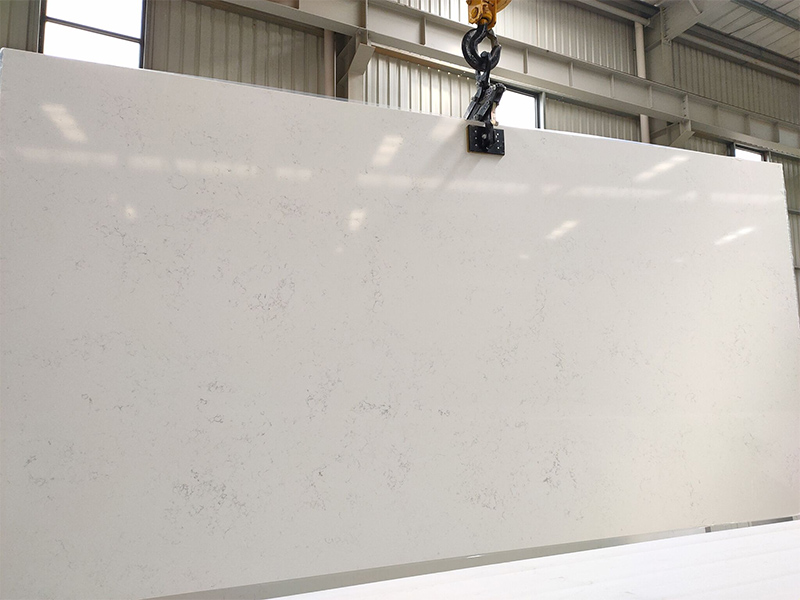 White Carrara Engineered Quartz Stone Slab ราคาโรงงาน
