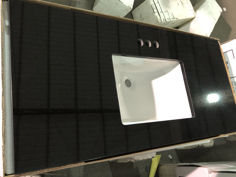 ท็อปส์ซูโต๊ะเครื่องแป้งห้องน้ำหินแกรนิตสีดำ Mesabi
