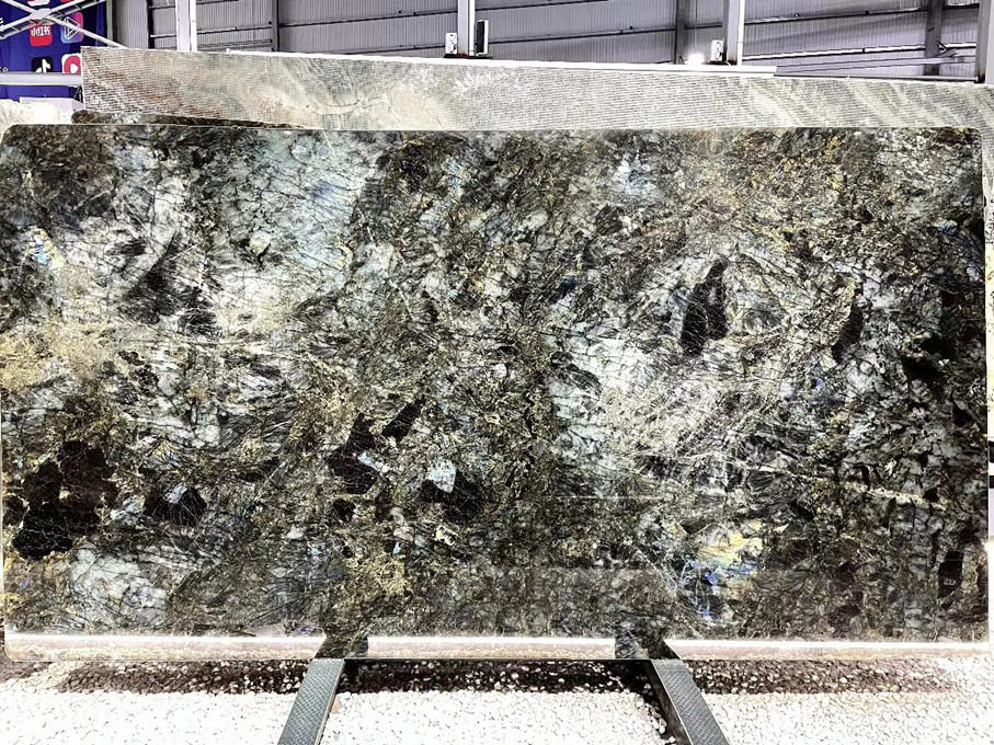 มาดากัสการ์ Labradorite Granite