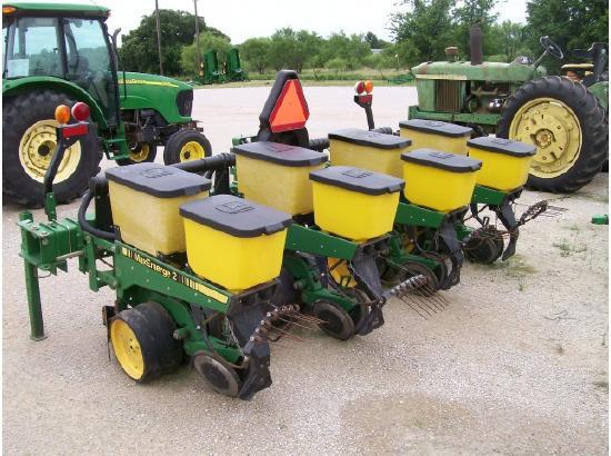 John Deere 7000 - 7300 เครื่องปลูก